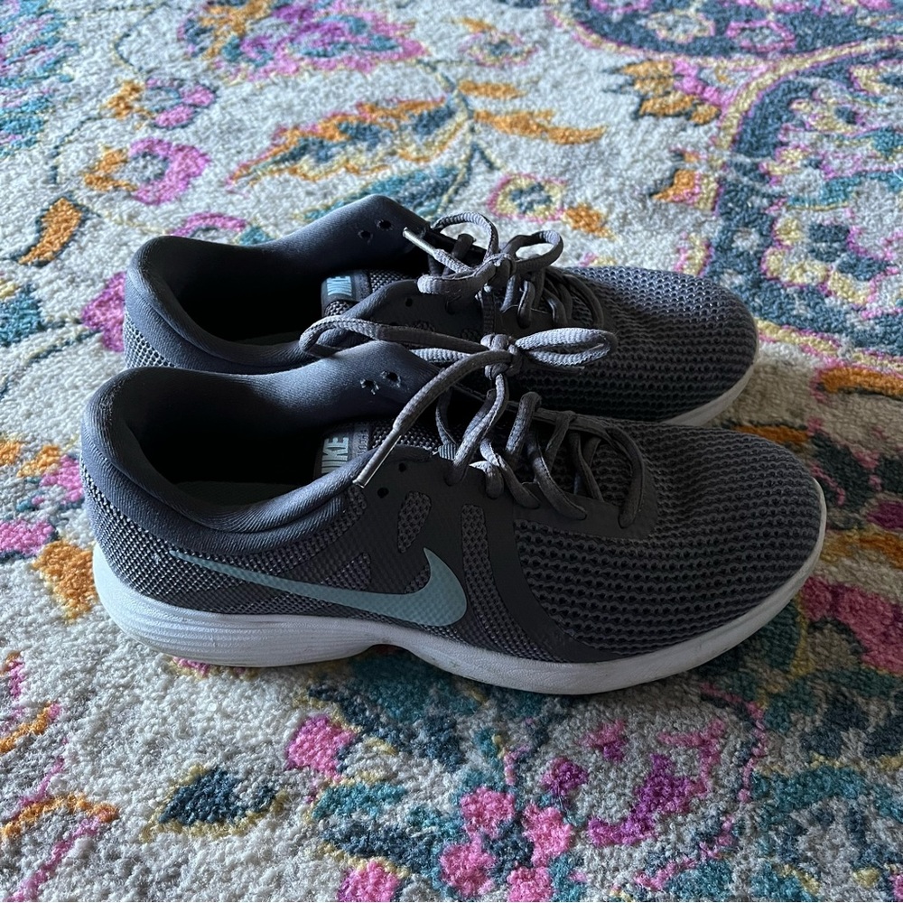 Nike Revolution 4 - Women’s *WIDE* Size 11